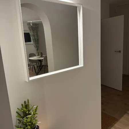 Giles Namai * Kaunas